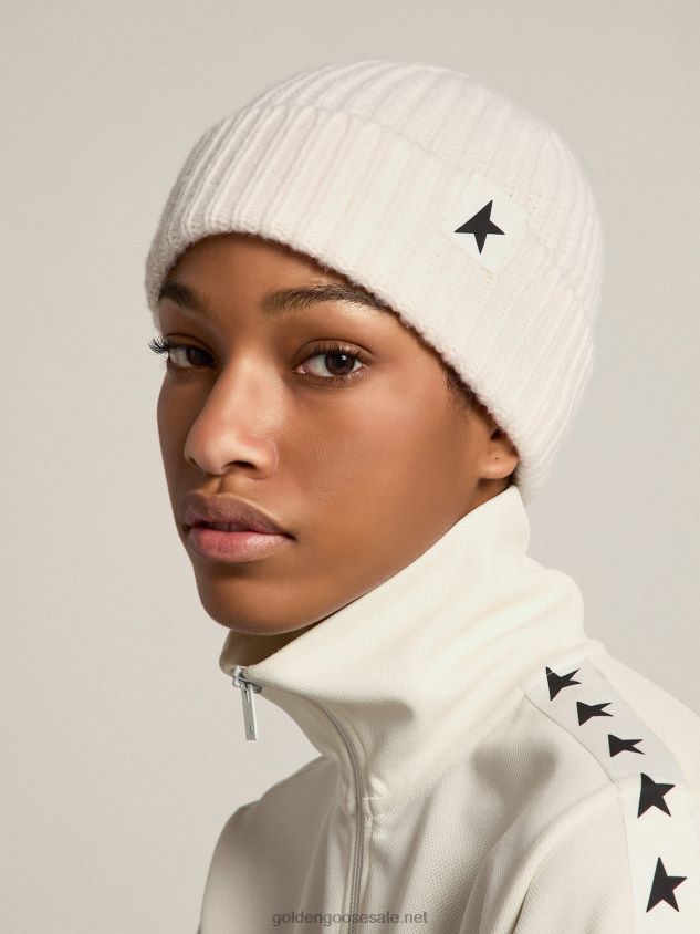 White wool beanie with contrasting black star FN20N376 Men Golden Goose