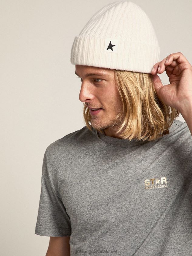 White wool beanie with contrasting black star FN20N376 Men Golden Goose