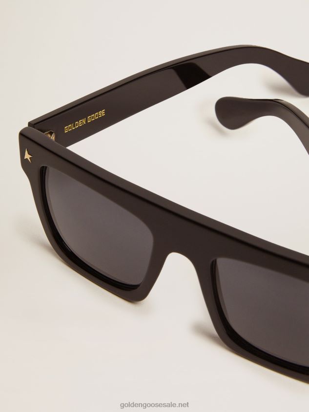 Square-style Sunframe Jamie with black frame and gold details FN20N327 Men Golden Goose