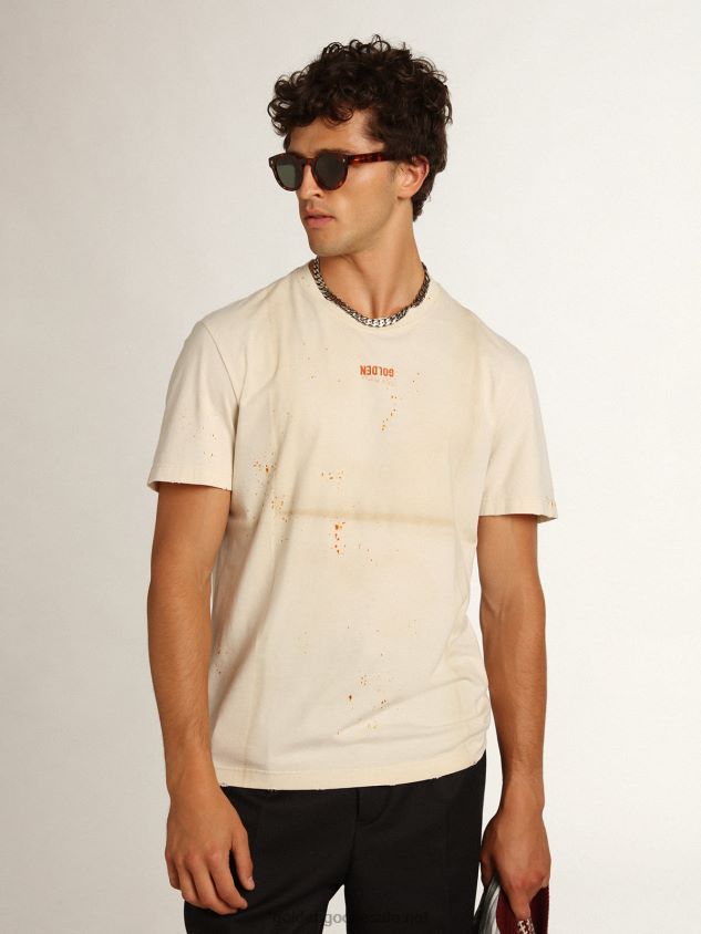 Bone-white Journey Collection T-shirt with a folded-garment effect with Golden lettering and rust-colored spray FN20N728 Men