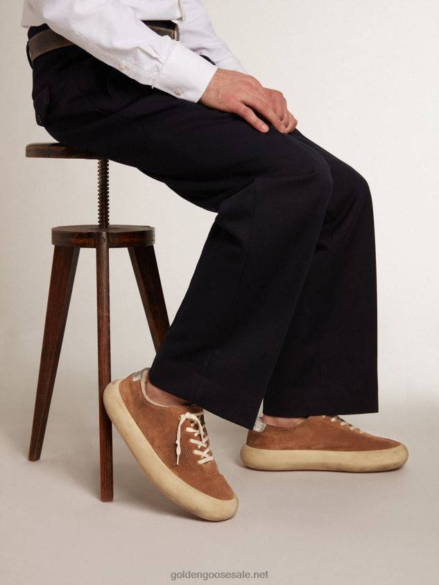 Space-Star in tobacco-colored suede with perforated star FN20N611 Men Golden Goose