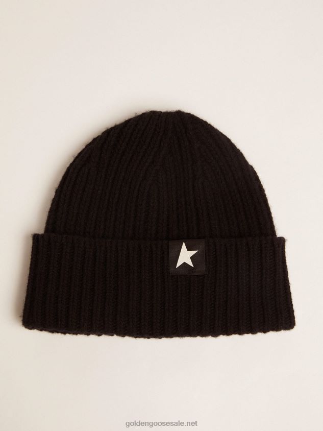 Black wool beanie with contrasting white star FN20N375 Women Golden Goose
