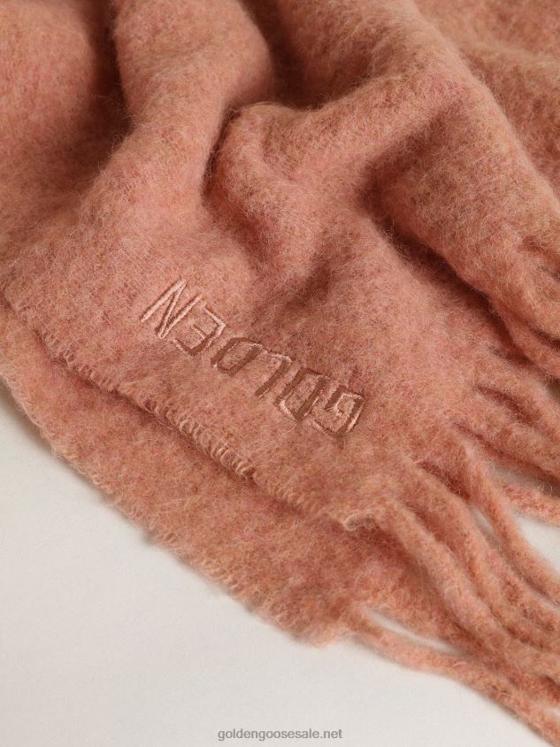 Powder-pink wool scarf with fringing and tone-on-tone \'Golden\' lettering FN20N290 Women